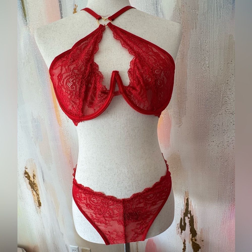 NWT Frederick’s of Hollywood Valentine’s Day lingerie set heart red lace 1XL-2XL